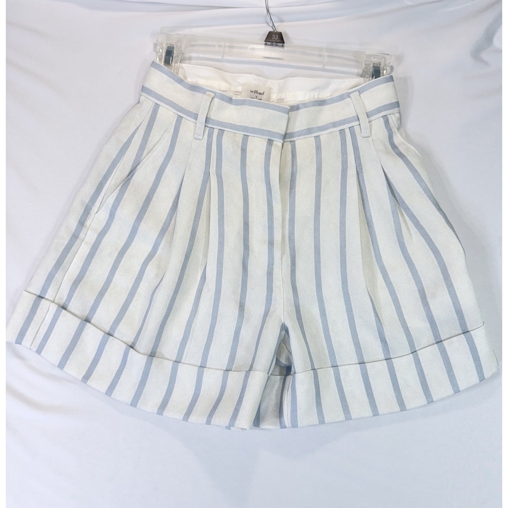Wilfred Aritzia White Blue Pleated Shorts Tailored Womens Size 2 High Rise EUC